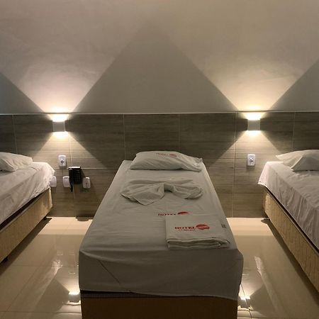 Hotel Mundial باتوس المظهر الخارجي الصورة